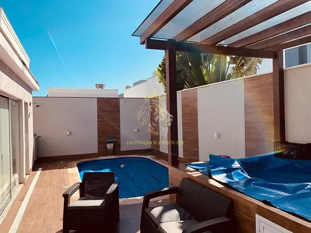 Casa com 340m² 4 quartos e 5 banheiros, à venda, no bairro Santa Regina em Camboriú