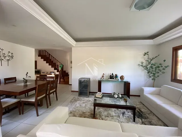Casa com 370m² 4 quartos e 2 banheiros, à venda, no bairro Ponta Grossa em Maricá