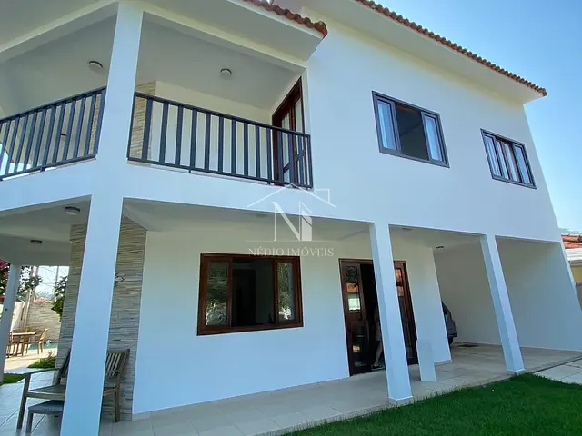 Casa com 370m² 4 quartos e 2 banheiros, à venda, no bairro Ponta Grossa em Maricá