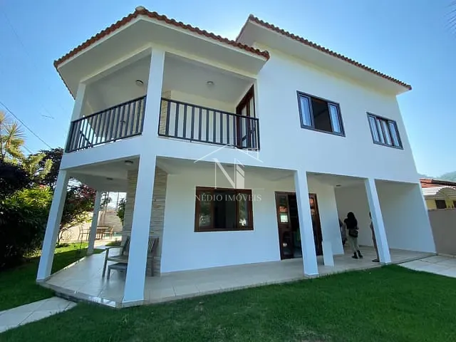 Casa com 370m² 4 quartos e 2 banheiros, à venda, no bairro Ponta Grossa em Maricá