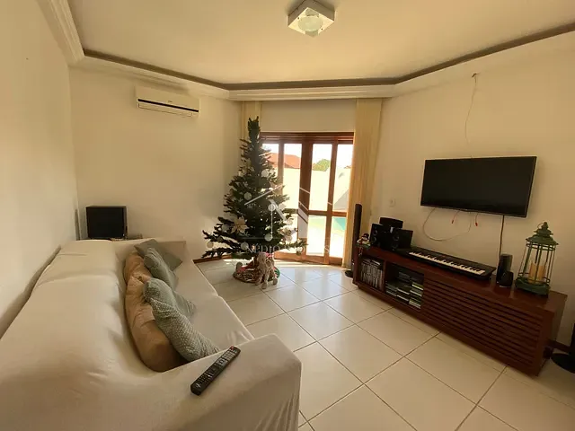 Casa com 370m² 4 quartos e 2 banheiros, à venda, no bairro Ponta Grossa em Maricá