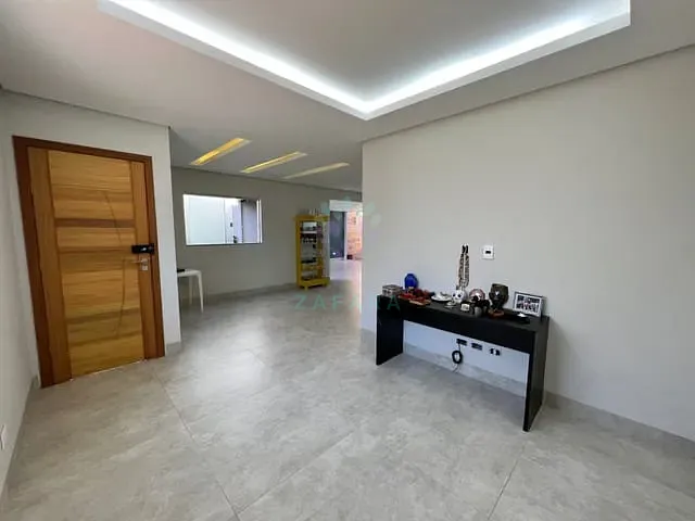Casa com 260m² 2 quartos e 3 banheiros, à venda, no bairro Jardim Veraneio em Campo Grande