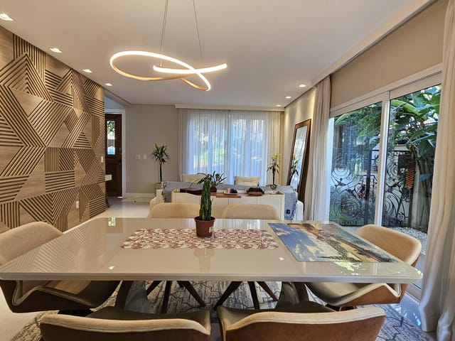 Casa com 374m² 3 quartos e 4 banheiros, à venda, no bairro Esperança em Londrina