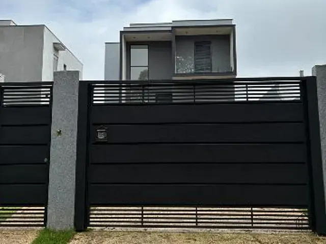 Casa com 521m² 3 quartos e 3 banheiros, à venda, no bairro Parque Rizzo em Cotia