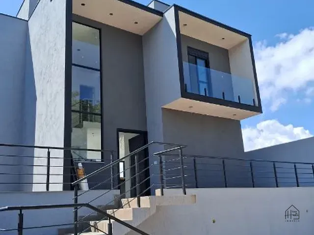 Casa com 521m² 3 quartos e 3 banheiros, à venda, no bairro Parque Rizzo em Cotia