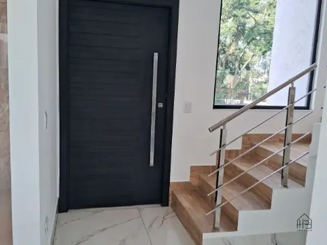 Casa com 521m² 3 quartos e 3 banheiros, à venda, no bairro Parque Rizzo em Cotia
