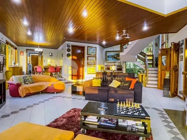 Casa com 1860m² 4 quartos e 3 banheiros, à venda, no bairro Caraguatá em Mairiporã