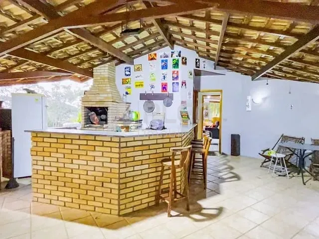 Casa com 1860m² 4 quartos e 3 banheiros, à venda, no bairro Caraguatá em Mairiporã