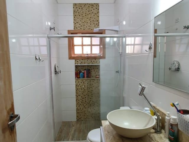 Casa com 640m² 4 quartos e 6 banheiros, à venda ou para alugar, no bairro Nossa Senhora do Perpétuo Socorro em Pindamonhangaba