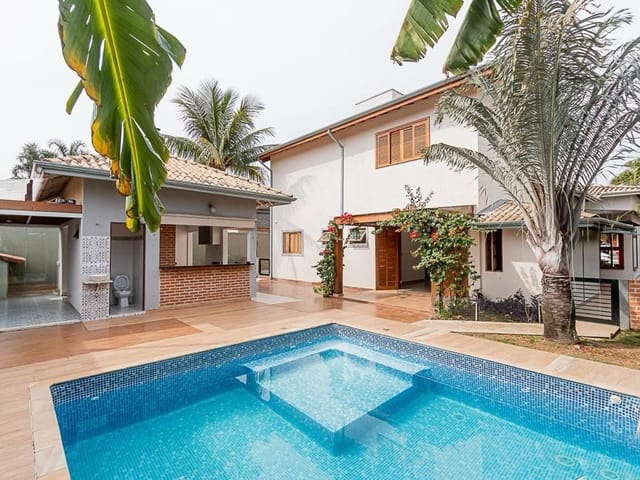 Casa com 640m² 4 quartos e 6 banheiros, à venda ou para alugar, no bairro Nossa Senhora do Perpétuo Socorro em Pindamonhangaba