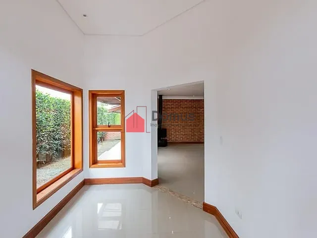 Casa com 640m² 4 quartos e 6 banheiros, à venda ou para alugar, no bairro Nossa Senhora do Perpétuo Socorro em Pindamonhangaba