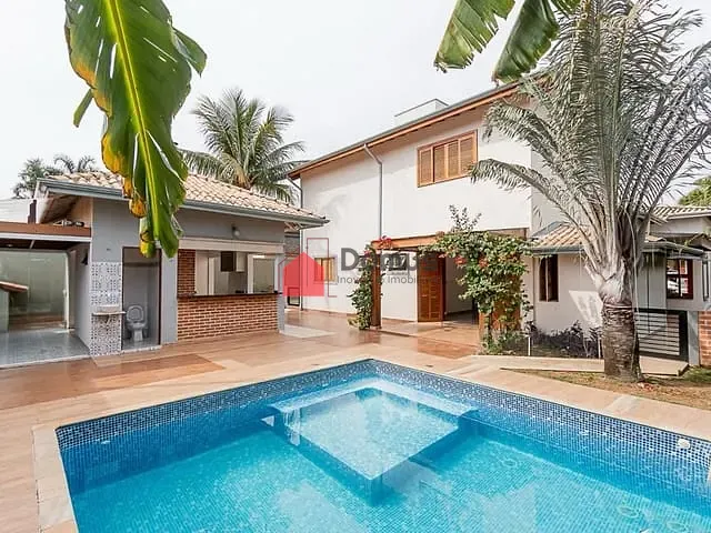 Casa com 640m² 4 quartos e 6 banheiros, à venda ou para alugar, no bairro Nossa Senhora do Perpétuo Socorro em Pindamonhangaba