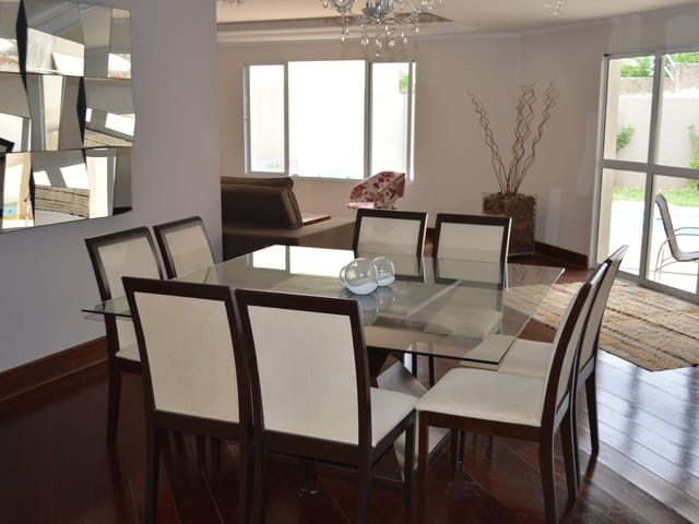Casa com 615m² 3 quartos e 5 banheiros, à venda, no bairro Residencial Colinas de São Francisco em Bragança Paulista