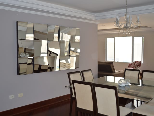 Casa com 615m² 3 quartos e 5 banheiros, à venda, no bairro Residencial Colinas de São Francisco em Bragança Paulista