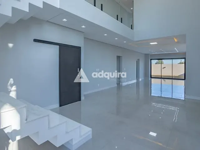 Casa com 372m² 4 quartos e 4 banheiros, à venda, no bairro Jardim Carvalho em Ponta Grossa