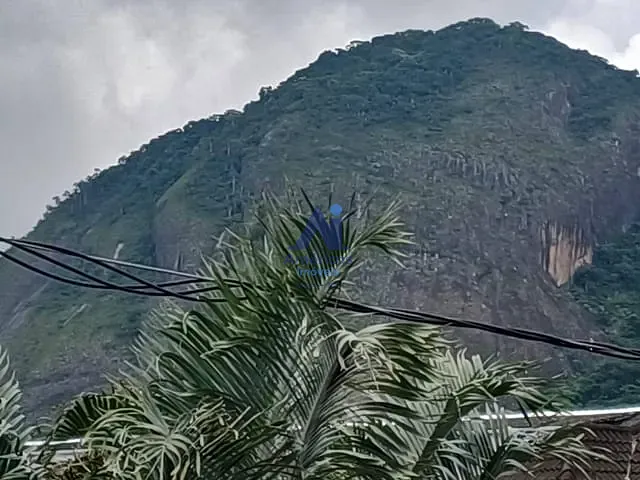 Casa com 280m² 3 quartos e 3 banheiros, à venda ou para alugar, no bairro Vargem Pequena em Rio de Janeiro