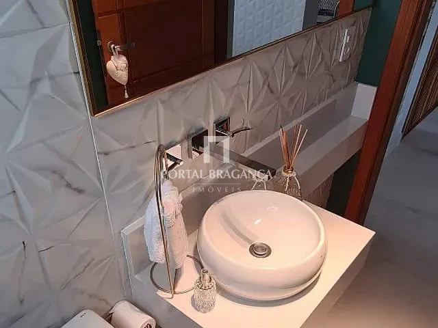 Casa com 765m² 3 quartos e 5 banheiros, à venda, no bairro Condomínio Residencial Campos do Conde em Bragança Paulista
