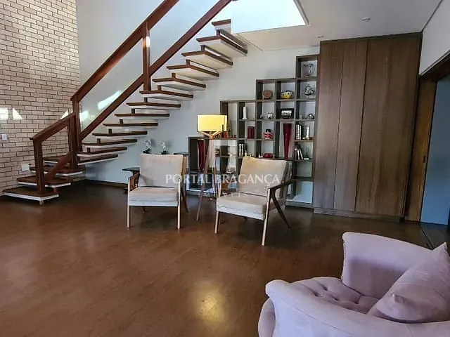 Casa com 765m² 3 quartos e 5 banheiros, à venda, no bairro Condomínio Residencial Campos do Conde em Bragança Paulista