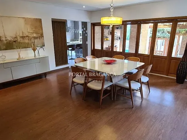 Casa com 765m² 3 quartos e 5 banheiros, à venda, no bairro Condomínio Residencial Campos do Conde em Bragança Paulista