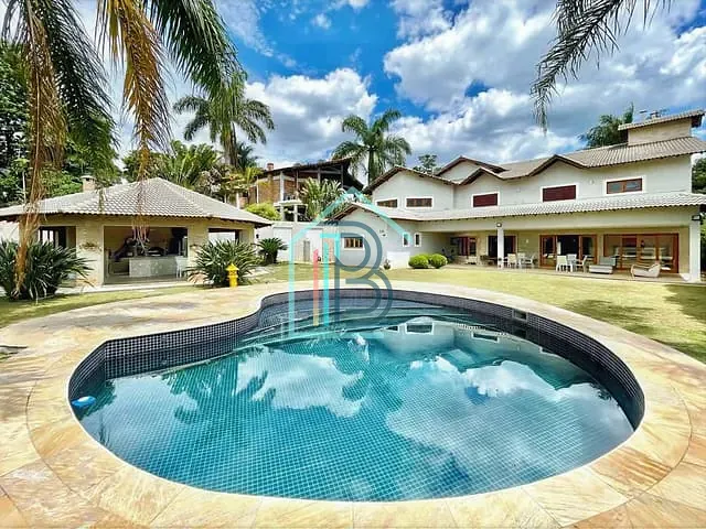 Casa com 1315m² 5 quartos e 7 banheiros, à venda, no bairro São Paulo II em Cotia