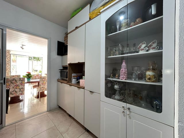 Casa 2 quartos e 2 banheiros, à venda, no bairro Três Vendas em Pelotas