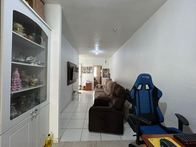 Casa 2 quartos e 2 banheiros, à venda, no bairro Três Vendas em Pelotas