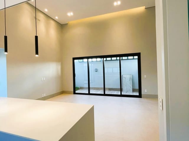 Casa com 306m² 3 quartos e 4 banheiros, à venda, no bairro Recanto dos Pássaros em Cuiabá