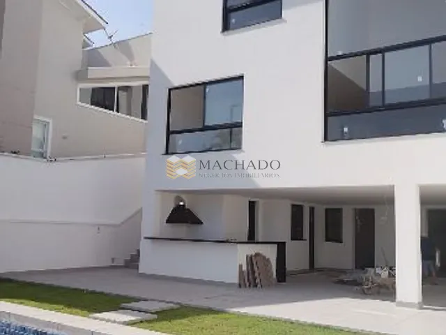 Casa com 420m² 4 quartos e 6 banheiros, à venda, no bairro Alphaville em Santana de Parnaíba