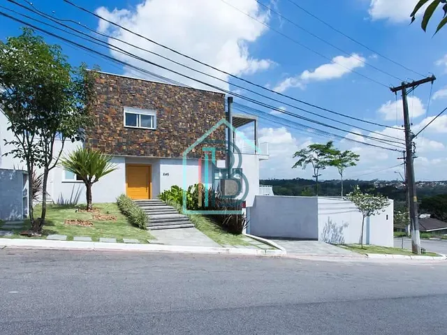 Casa com 710m² 4 quartos e 4 banheiros, à venda, no bairro São Paulo II em Cotia