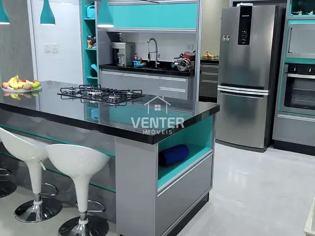 Casa com 350m² 3 quartos e 3 banheiros, à venda, no bairro Parque São Cristóvão em Taubaté