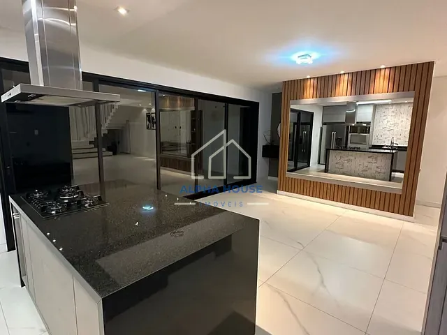 Casa com 300m² 3 quartos e 3 banheiros, à venda, no bairro Residencial Ouroville em Taubaté