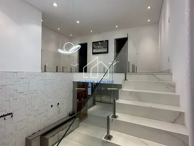 Casa com 300m² 3 quartos e 3 banheiros, à venda, no bairro Residencial Ouroville em Taubaté