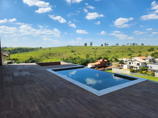 Casa com 600m² 4 quartos e 6 banheiros, à venda, no bairro Biriça do Campinho em Bragança Paulista