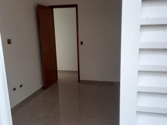 Casa 2 quartos e 1 banheiro, para alugar, no bairro Vila Nivi em São Paulo