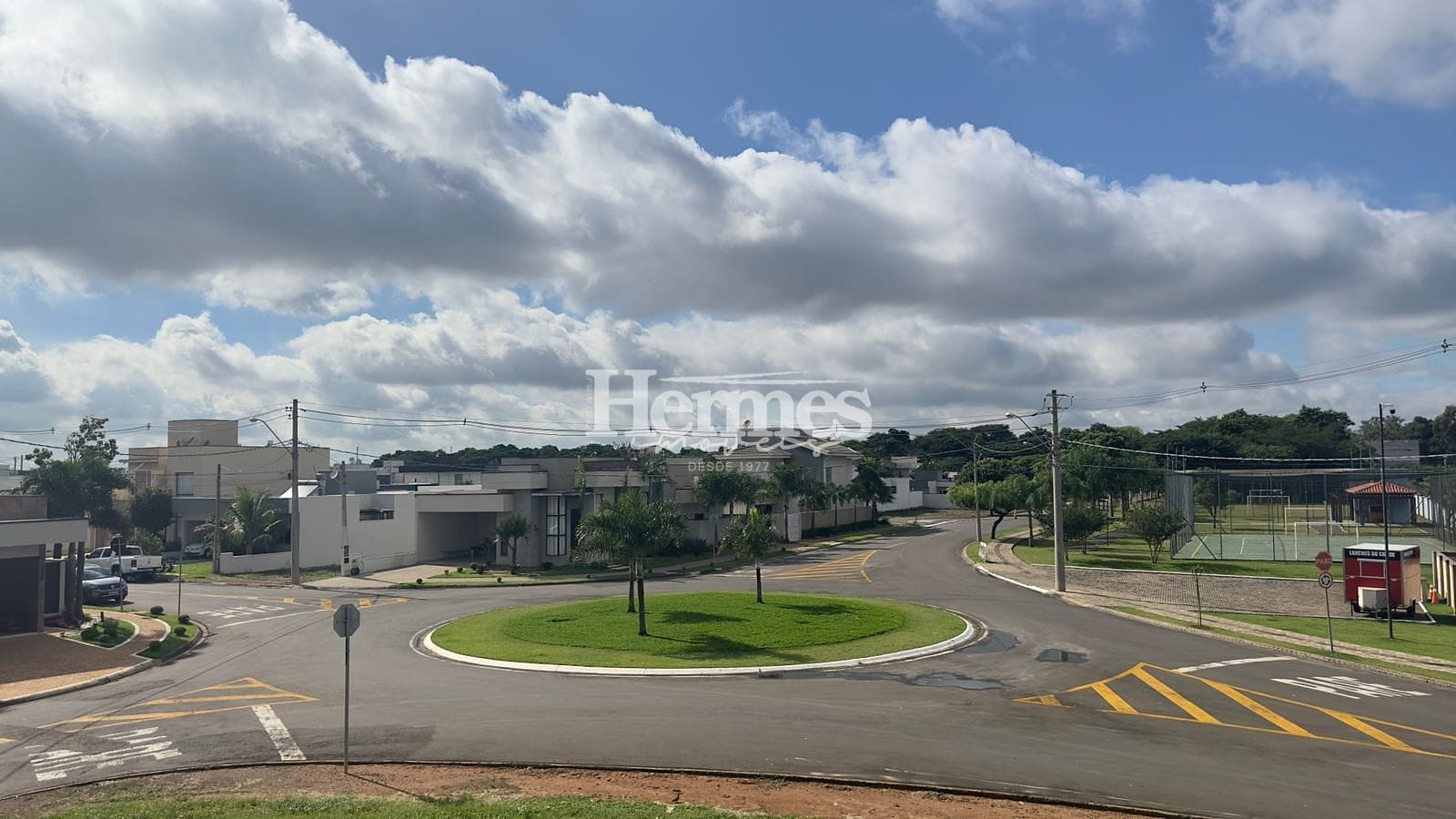 Casa à venda com 5 quartos, 300m² - Foto 3