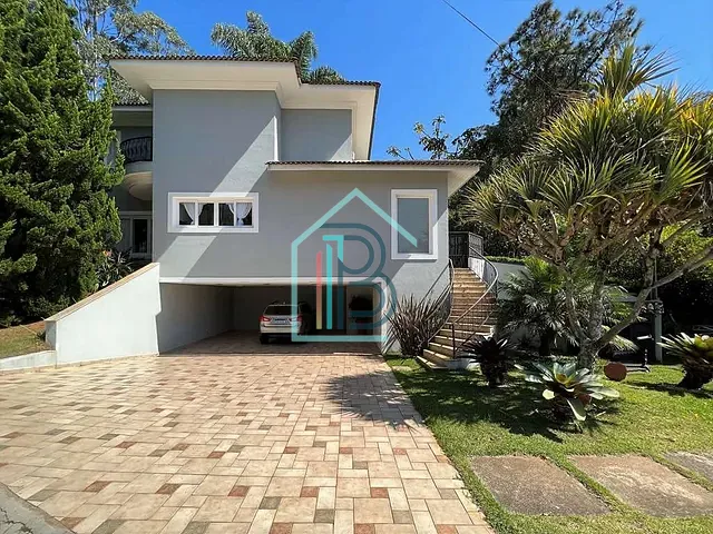 Casa com 502m² 4 quartos e 3 banheiros, à venda, no bairro São Paulo II em Cotia