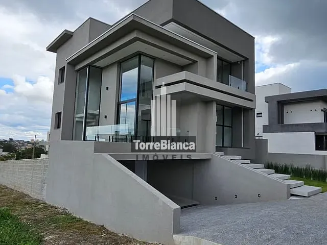 Casa com 372m² 3 quartos e 4 banheiros, à venda, no bairro Jardim Carvalho em Ponta Grossa