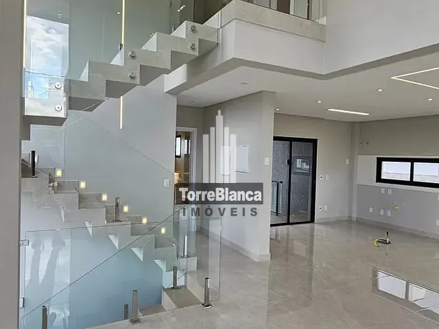 Casa com 372m² 3 quartos e 4 banheiros, à venda, no bairro Jardim Carvalho em Ponta Grossa