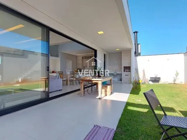 Casa com 300m² 2 quartos e 2 banheiros, à venda, no bairro Loteamento Residencial Campos do Conde II em Tremembé