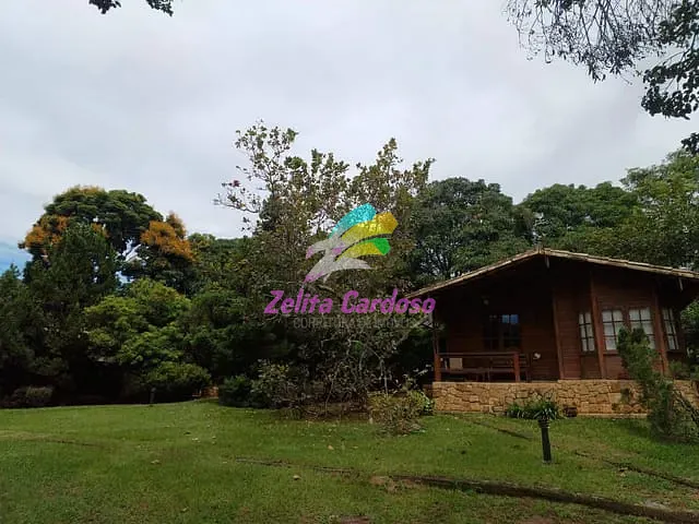 Casa com 2000m² 9 quartos e 3 banheiros, à venda, no bairro Condomínio Vale do Ouro em Ribeirão das Neves