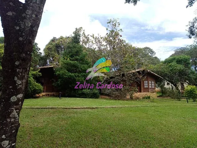 Casa com 2000m² 9 quartos e 3 banheiros, à venda, no bairro Condomínio Vale do Ouro em Ribeirão das Neves