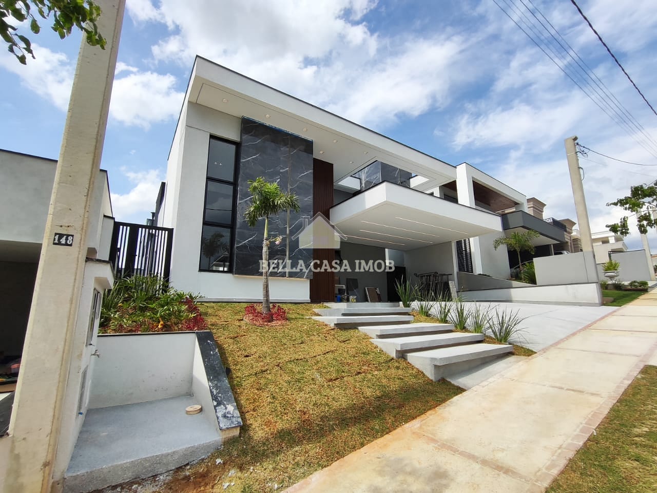 Casa à venda com 3 quartos, 180m² - Foto 1