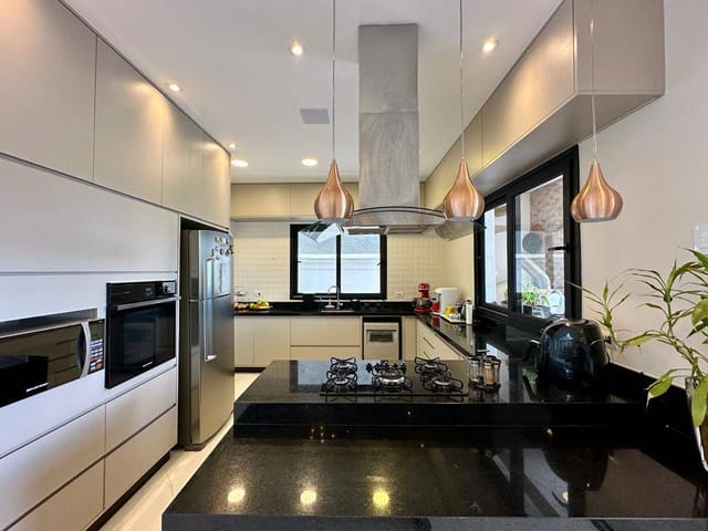 Casa com 350m² 3 quartos e 5 banheiros, à venda, no bairro Condomínio Residencial Euroville II em Bragança Paulista