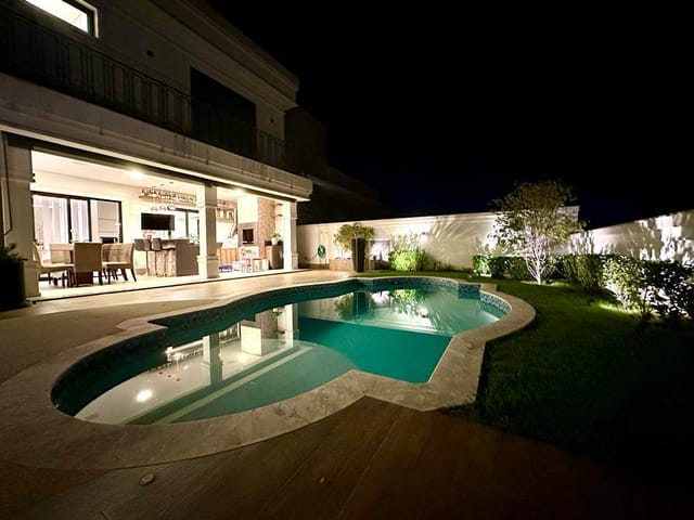 Casa com 350m² 3 quartos e 5 banheiros, à venda, no bairro Condomínio Residencial Euroville II em Bragança Paulista