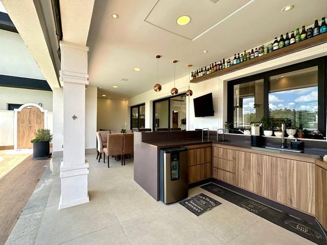 Casa com 350m² 3 quartos e 5 banheiros, à venda, no bairro Condomínio Residencial Euroville II em Bragança Paulista