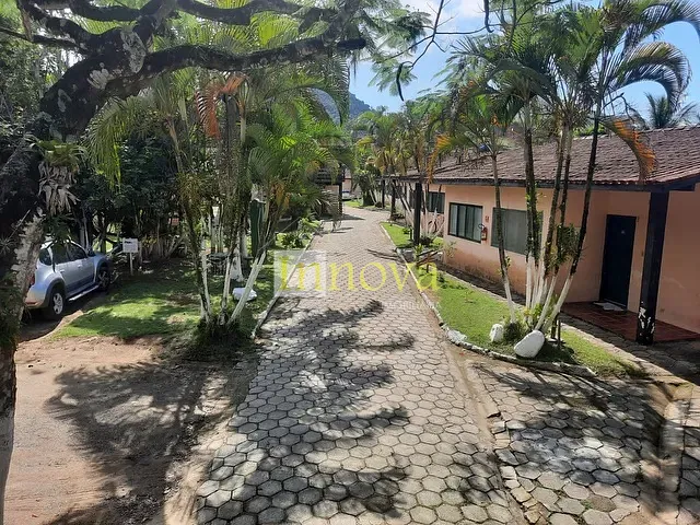Casa com 33m² 1 quarto e 1 banheiro, à venda, no bairro Jardim Casa Branca em Caraguatatuba
