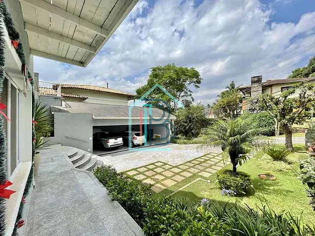 Casa com 847m² 4 quartos e 6 banheiros, à venda, no bairro São Paulo II em Cotia