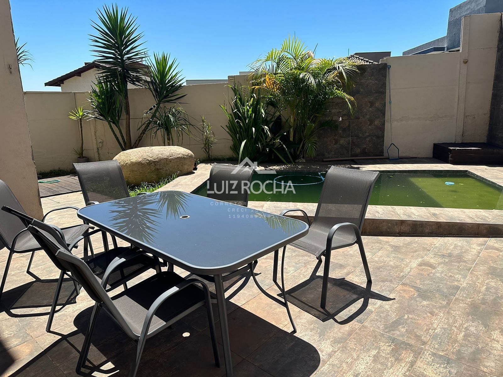 Casa à venda com 3 quartos, 147m² - Foto 1