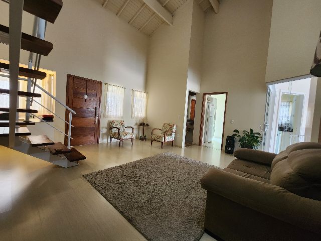 Casa com 330m² 3 quartos e 4 banheiros, à venda, no bairro Vila Omízollo em Louveira