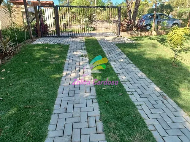Casa com 1500m² 8 quartos e 3 banheiros, à venda, no bairro Condomínio Vale do Ouro em Ribeirão das Neves